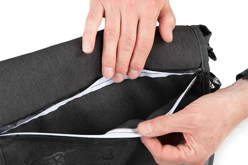 Fox Rage Street Fighter Messenger Bag 7 Fox Rage Street Fighter Messenger Bag – Bild 5